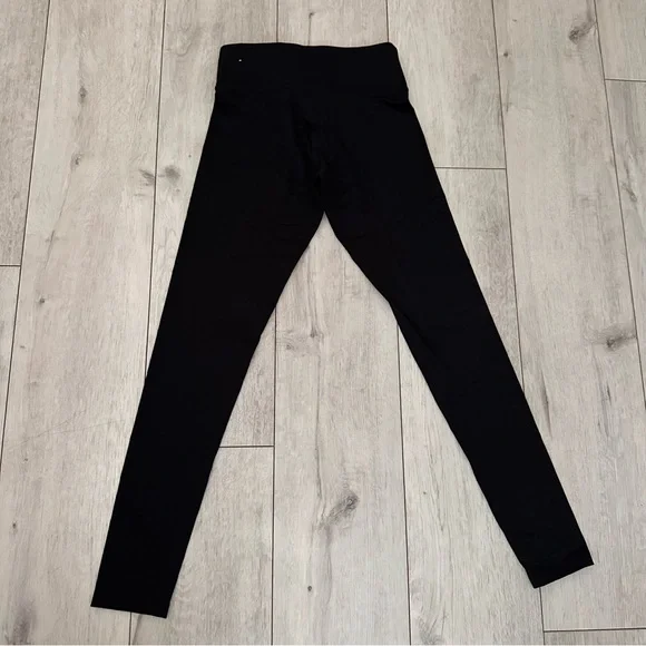 PINK Victoria's Secret Black Ultimate Leggings workout gym comfy streetwear - Picture 2 of 4